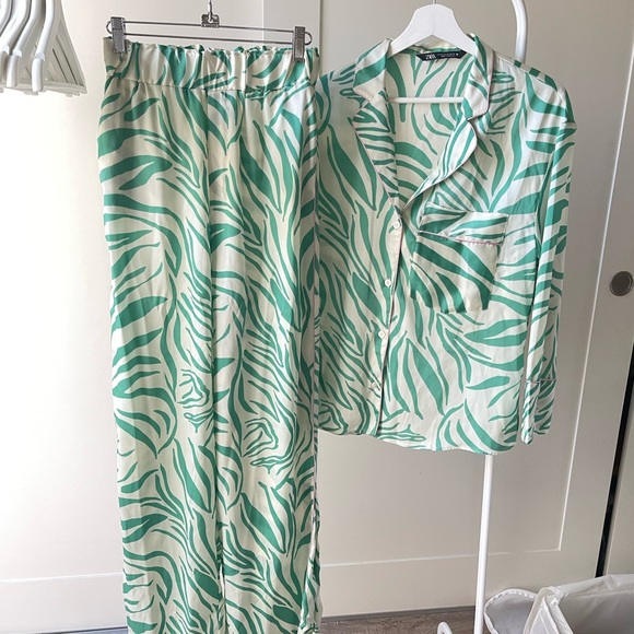 Zara Pants & Jumpsuits Zara Zebra Matching Lounge Pajama Set Green